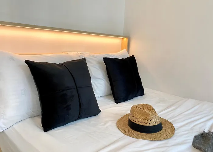 Japandi By Wills Place Jazz Makati Apartment Manila
